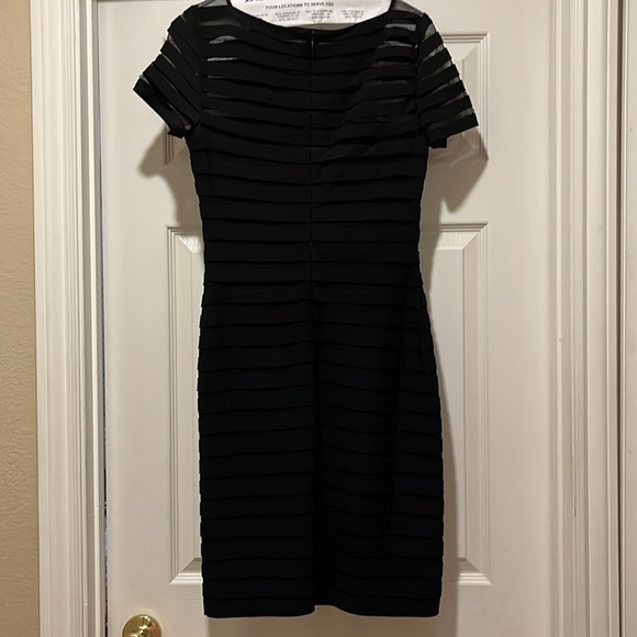 Like new, Adrianna Papell Black Dress Size 6 - Picture 4 of 5